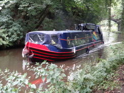 P2018DSC03337	A boat on the canal near Lin's Mill.