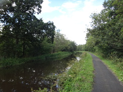 P2018DSC03391	The canal to the north of Winchburgh.