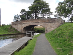 P2018DSC03420	A bridge near Park Farm.