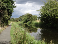 P2018DSC03426	The canal to the east of Linlithgow.