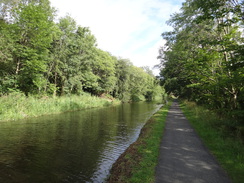 P2018DSC03478	The canal near Almond.