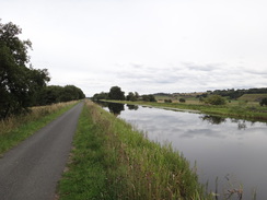 P2018DSC03640	Following the canal west towards Dullatur.