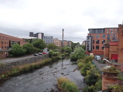 P2018DSC03913	Looking downstream from a bridge near Kelvin Hall.