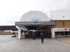 P2018DSC04160	An entrance to the Clydebank shopping centre.