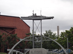 P2018DSC04170	A monument near the Dalmuir Drop Lock.