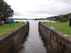 P2018DSC04226	The sea lock at Bowling Basin.