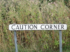P2018DSC04419	'Caution Corner' near Upper Brailes.