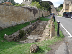 P2018DSC04766	Presumably a sheep wash in Chipping Campden.