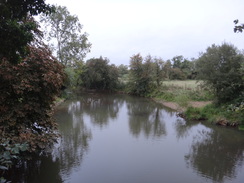 P2018DSC04888	The Cherwell near Pigeon Lock.