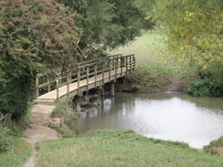 P2018DSC04926	A bridge over the River Evenlode to the south of Stonesfield.