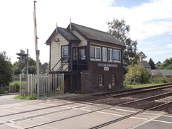 P2018DSC04997	Ascott-under-Wychwood signal box.