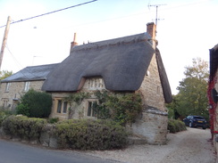 P2018DSC05069	A house in Bledington.