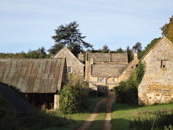 P2018DSC05092	The farm at Gawcombe.