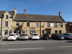 P2018DSC05218	A pub in Moreton-in-Marsh.