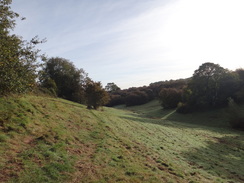 P2018DSC05287	The descent from Campden Hill Farm into Broad Campden.