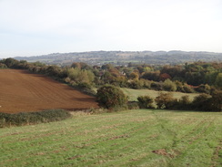 P2018DSC05293	The descent from Campden Hill Farm into Broad Campden.