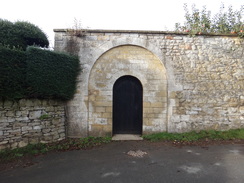 P2018DSC05295	A gateway in Broad Campden.