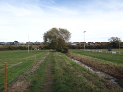 P2018DSC05475	The path past tugby pitches in west Evesham.