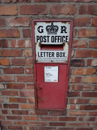 P2018DSC06039	A post box in Macclesfield.