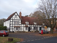 P2018DSC06118	A building in Fladbury.