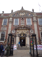 P2018DSC06235	The entrance to the magnificent Worcester Guildhall.