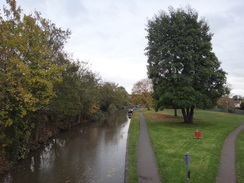 P2018DSC06245	The Worcester and Birmingham Canal in the centre of Worcester.