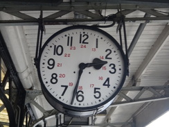 P2018DSC06268	A clock at Worcester Shrub Hill station.