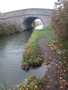 P2018DSC06299	A rather narrow stretch of towpath.