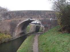 P2018DSC06301	Bridge #15 on the Aylesbury Arm.