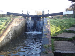 P2018DSC06342	A lock to the east of Wilstone.