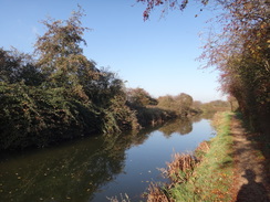 P2018DSC06375	Following the Wendover Arm southwest towards Tring.