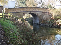 P2018DSC06379	A canal bridge at Tring.