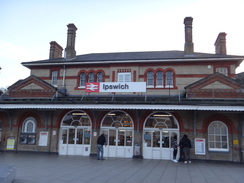 P2018DSC06838	Ipswich station.