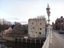 P2018DSC06859	A bridge over the River Ouse in York.