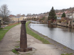 P2019DSC08232	The canal in Riddlesden.