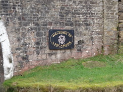 P2019DSC08526	A welcome sign on Mill Hill Bridge.