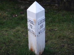 P2019DSC08653	A milepost.