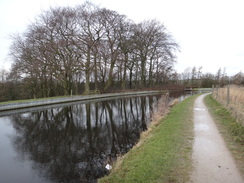 P2019DSC08728	The canal near Cote Holme.