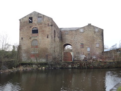 P2019DSC08743	A disused building in Alleytroyds.