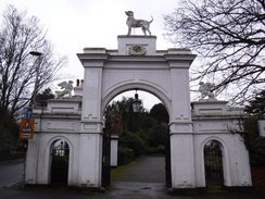 P2019DSCF2091	A gateway leading into Bourne Hall.