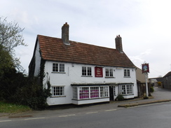 P2019DSCF3021	A closed pub in Alconbury Weston.