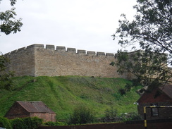 P2019DSCF3290	The curtain wall of Lincoln Castle.