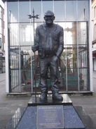 P2019DSCF4017	The Fred Dibnah statue, Bolton.