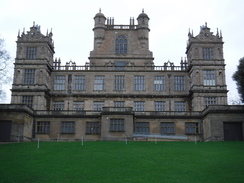 P2020DSCF4551	Looking up at Wollaton Hall.