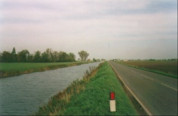 E17	Welney Bridge in the distance.