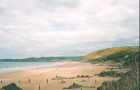 L18	Looking north along Woolacombe beach.
