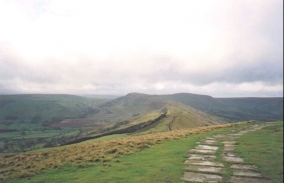 Y13	Looking at Lose Hill from the climb up to Mam Tor.