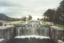 AO26	Looking up the flight of locks at Neptune's Staircase.