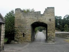 P2002A080045	The gatehouse of the old bridge in Warkworth. 