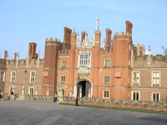 P20074147605	Hampton Court Palace.